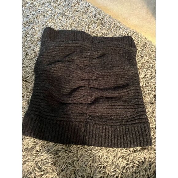 Lululemon Movement Neckwarmer
Heathered Black   - Picture 7 of 12